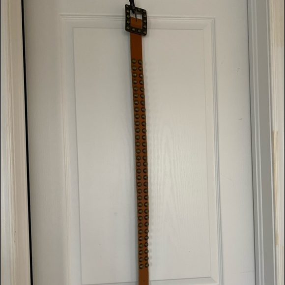 Genuine Leather camel gold studded belt - Picture 4 of 4